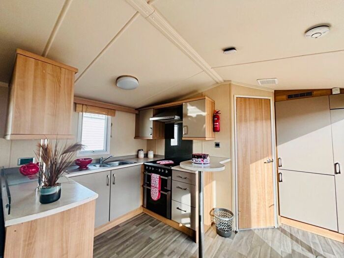 3 Bedroom Mobile/park Home For Sale In Canney Road, Steeple, Southminster, CM0