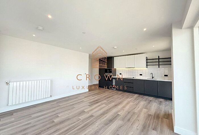 3 Bedroom Flat To Rent In Bufton House, Kidbrooke Village, SE3