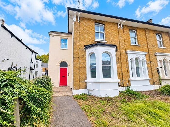 1 Bedroom Apartment For Sale In West Green Road, London, N15