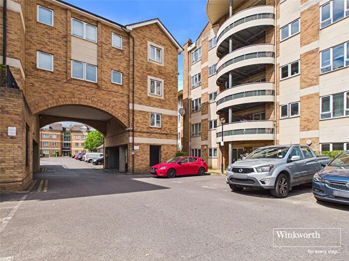 2 Bedroom Flat To Rent In Branagh Court, Reading, Berkshire, RG30