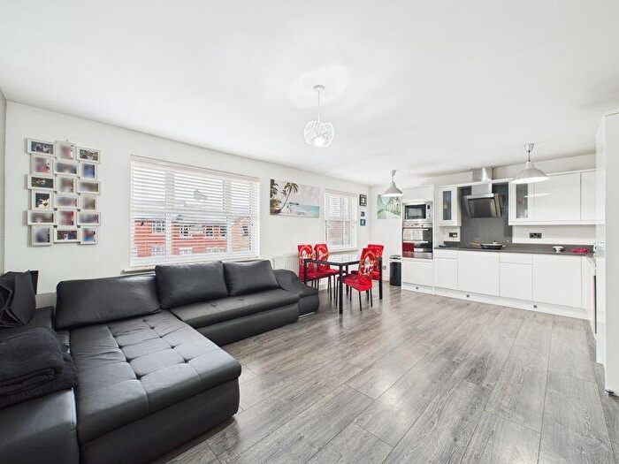 2 Bedroom Flat For Sale In Bankfield Street, Manchester, M9