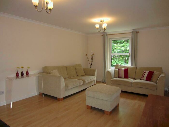 3 Bedroom Flat To Rent In King's Gate, First Floor, AB15