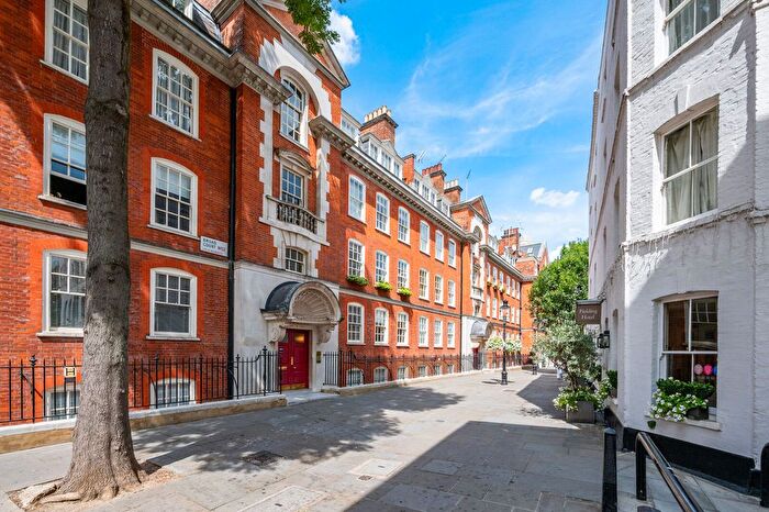 2 Bedroom Flat To Rent In Broad Court, Covent Garden, London, WC2B