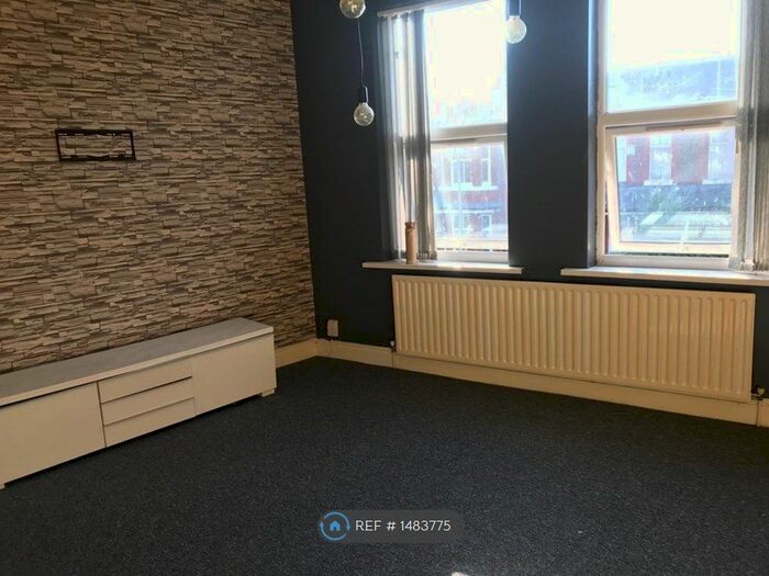 2 Bedroom Flat To Rent In Oswald Road, Chorlton Cum Hardy, Manchester, M21
