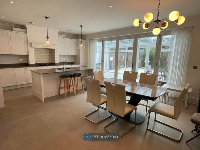 4 Bedroom Detached House To Rent In Barrons Chase, Richmond, TW10