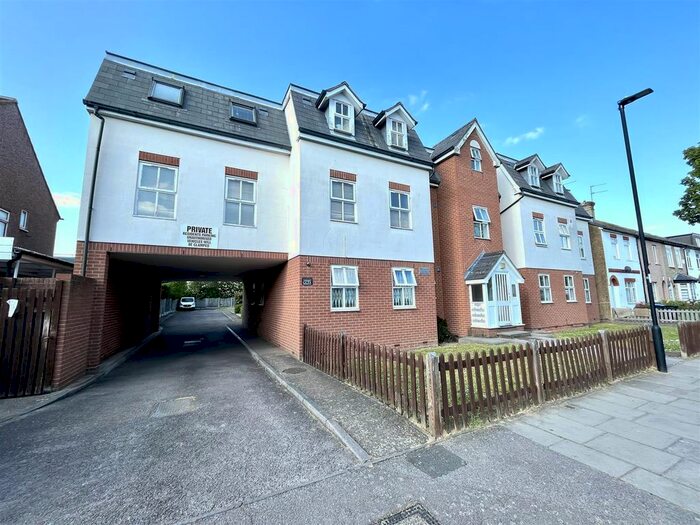 1 Bedroom Flat To Rent In Dove Court, Derby Road, Enfield, EN3