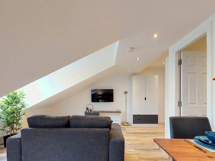 Studio To Rent In Apt, Hyde Terrace #, LS2