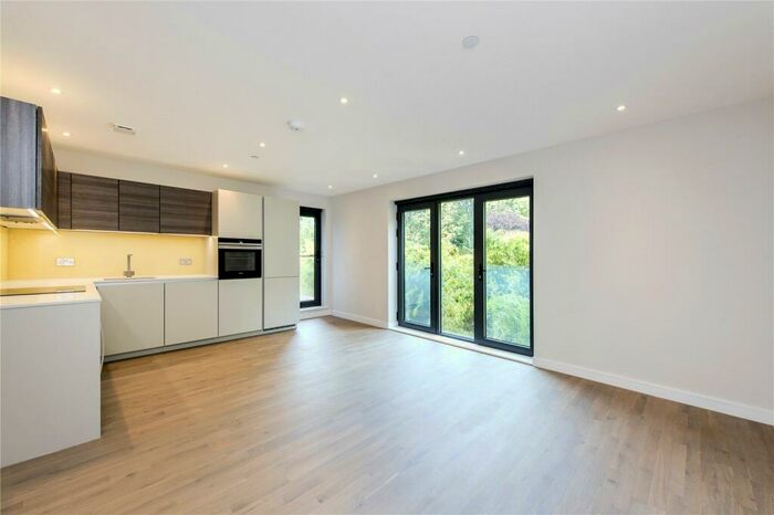 2 Bedroom Apartment To Rent In Finchley Road, London, NW3