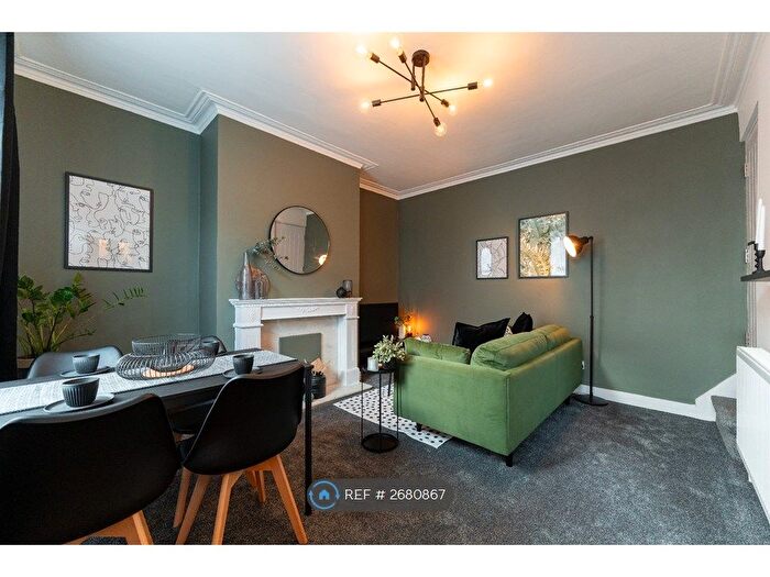 2 Bedroom Terraced House To Rent In Harold View, Leeds, LS6