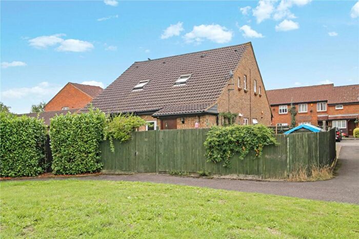 1 Bedroom Semi Detached House For Sale In Bradfield Close, Guildford, Surrey, GU4