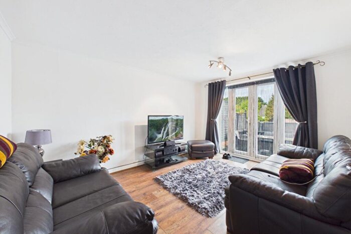 2 Bedroom Maisonette To Rent In Chilham Close, Frimley, Camberley, Surrey, GU16