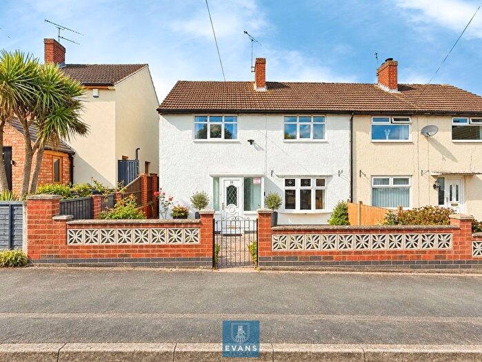 4 Bedroom Semi-Detached House For Sale In Parkfield Road, Keresley End, Coventry, CV7