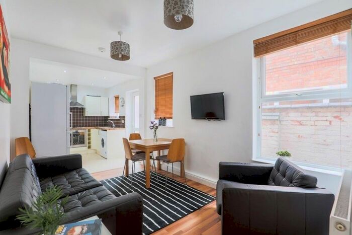 5 Bedroom Property To Rent In Barclay Street, Leicester LE3