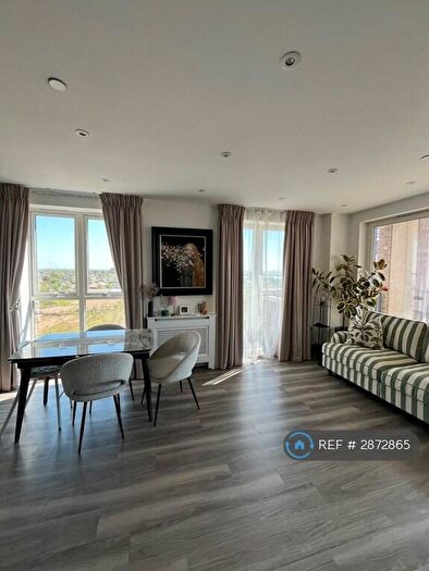 2 Bedroom Flat To Rent In Portland House, Rainham, RM13