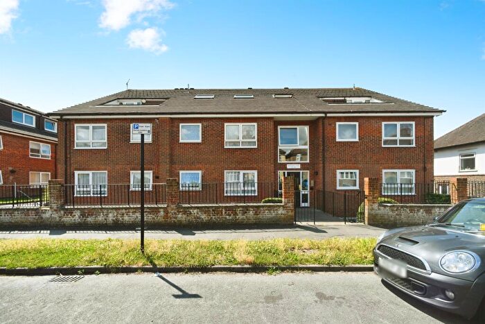 2 Bedroom Flat For Sale In Henley Road, Brighton, BN2