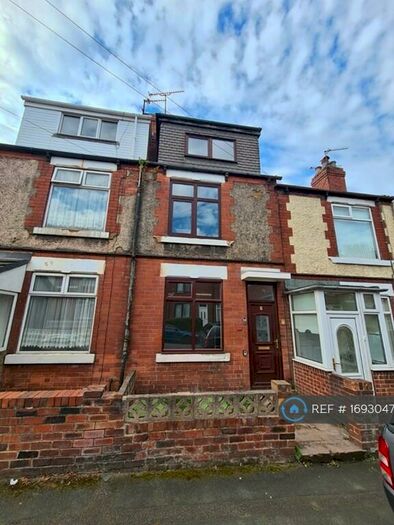 4 Bedroom Semi-Detached House To Rent In Newark Road, Mexborough, S64