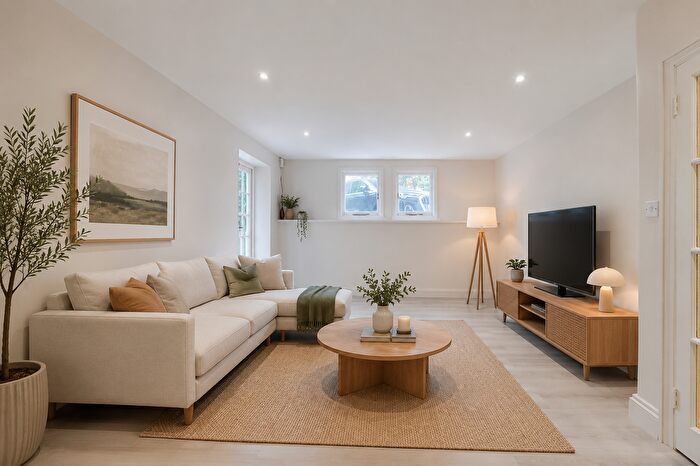 1 Bedroom Flat To Rent In Valley Road, London, SW16