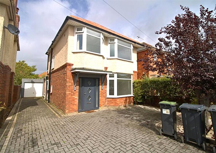 3 Bedroom Detached House For Sale In Beswick Avenue, Bournemouth, Dorset, BH10