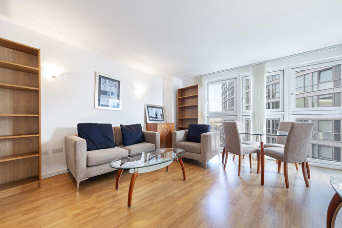 1 Bedroom Apartment To Rent In New Providence Wharf, Fairmont Avenue, London, E14