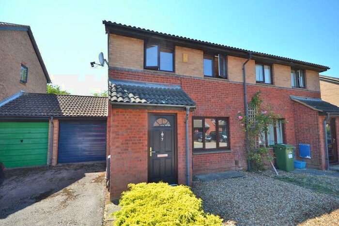 3 Bedroom Semi-Detached House To Rent In Brayton Court, Shenley Lodge, Milton Keynes, Buckinghamshire, MK5