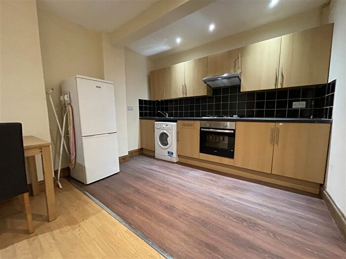 2 Bedroom Apartment To Rent In Sanquhar Street, Cardiff, CF24