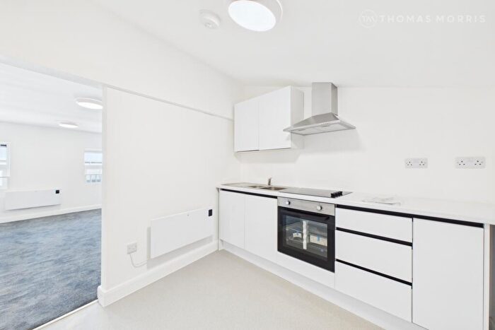 1 Bedroom Apartment To Rent In - High Street, St Neots, PE19
