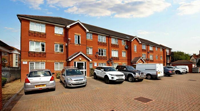 2 Bedroom Flat To Rent In Review Road, Dagenham, RM10