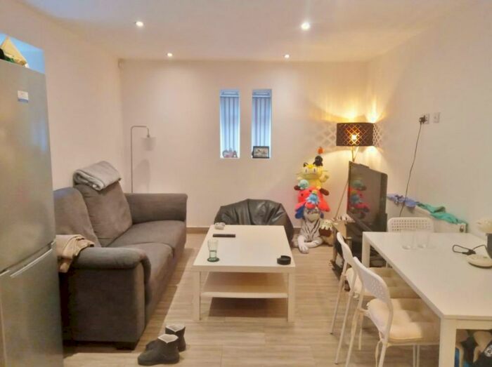 3 Bedroom Terraced House To Rent In The Coach House, Carlisle Street, Cardiff, CF24