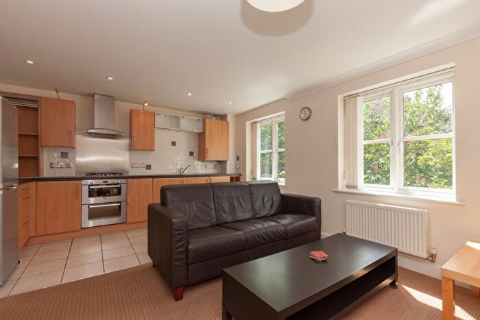 1 Bedroom Apartment For Sale In Regal Close, OX14