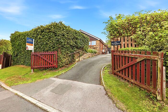 3 Bedroom Detached Bungalow For Sale In Larkfield Crescent, Leeds, LS19
