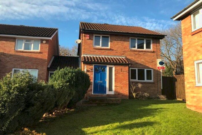 3 Bedroom Property To Rent In Develin Close, Milton Keynes, MK14