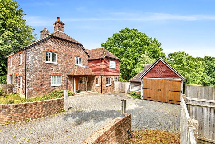 3 Bedroom Semi-Detached House For Sale In Midhurst Road, Fernhurst, GU27