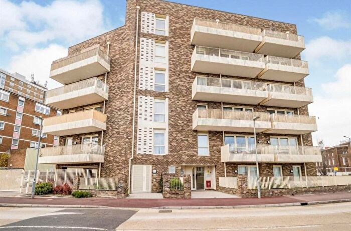2 Bedroom Flat For Sale In Saddler House, Stour Road, RM10
