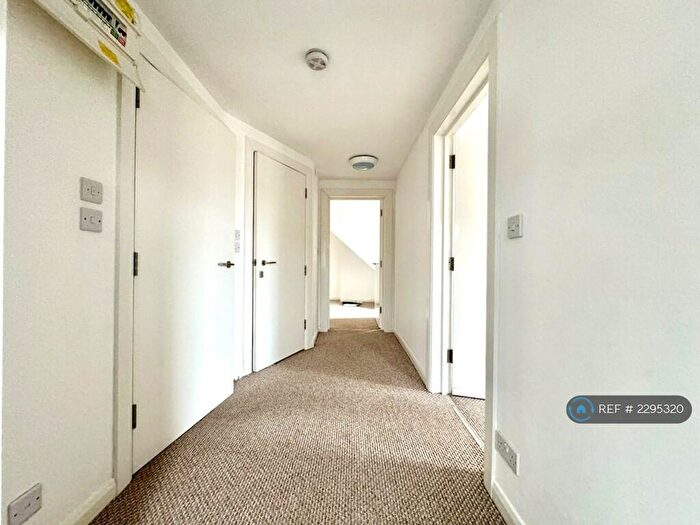 1 Bedroom Flat To Rent In Post Office Lane, Wantage, OX12