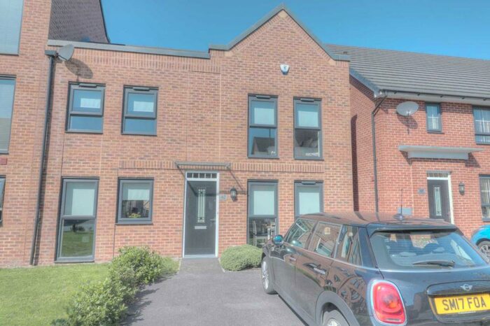 3 Bedroom Semi-Detached House To Rent In Cartwrights Farm Road, Speke, L24