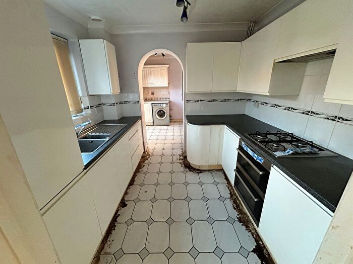 3 Bedroom Detached House For Sale In Fieldfare Drive, St. Mellons, Cardiff, CF3