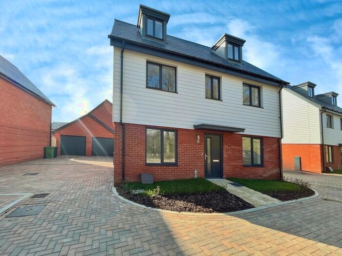 5 Bedroom Detached House To Rent In Stonyfield Road, Whiteley, PO15