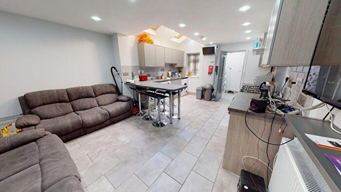 6 Bedroom Property To Rent In Hubert Road, Selly Oak, Birmingham, B29