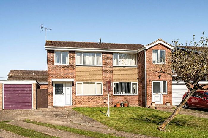 3 Bedroom Semi-detached House For Sale In Marcham, Oxfordshire, OX13