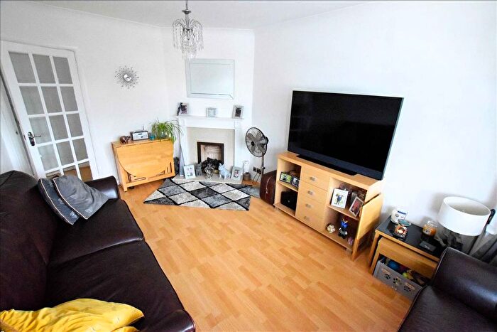 2 Bedroom Flat For Sale In Marlborough Road, Hanworth, Middlesex, TW13