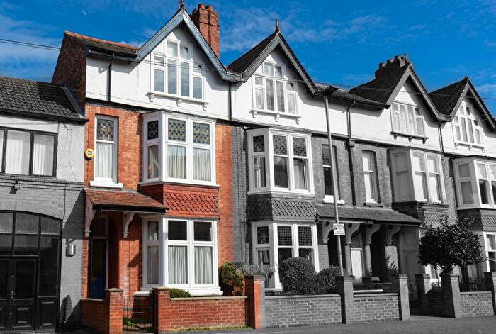 3 Bedroom Terraced House For Sale In Portland Road, Clarendon Park, Leicester, LE2