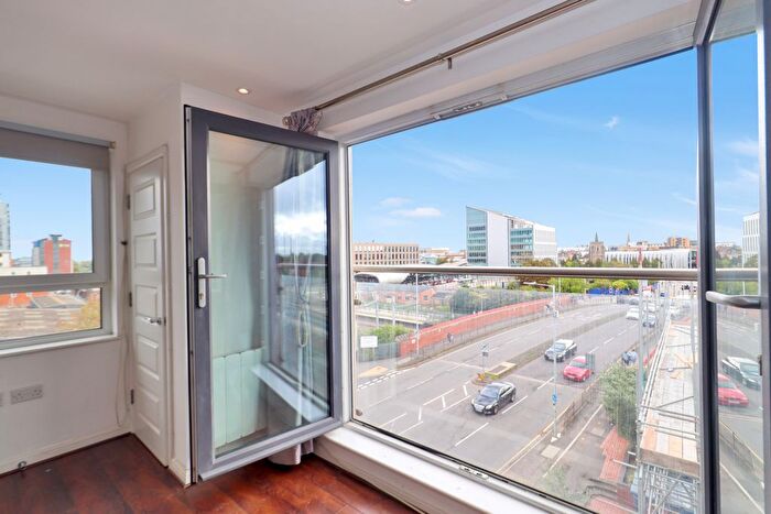 1 Bedroom Flat To Rent In Stoke Road, Slough, Berkshire, SL2