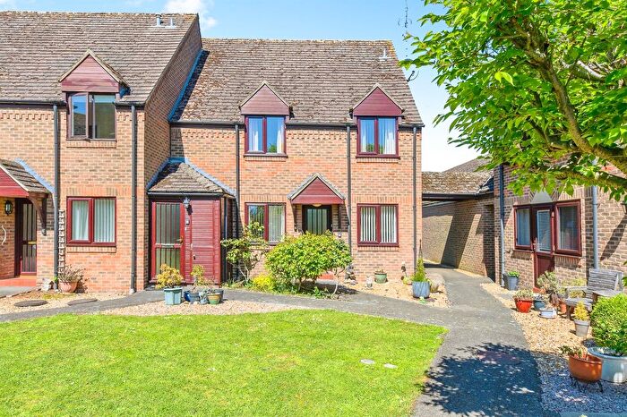 2 Bedroom Flat For Sale In Riverside Maltings, Oundle, Peterborough, PE8
