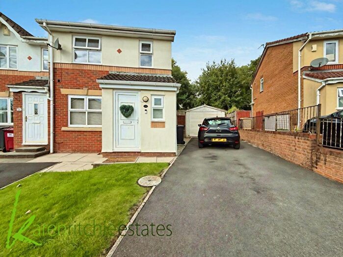 3 Bedroom End Of Terrace House For Sale In Embsay Close, Bolton, BL1