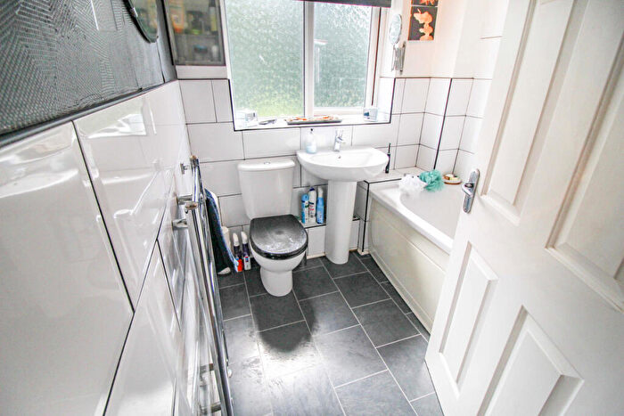2 Bedroom Semi-Detached House For Sale In Amy Close, Coventry, CV6