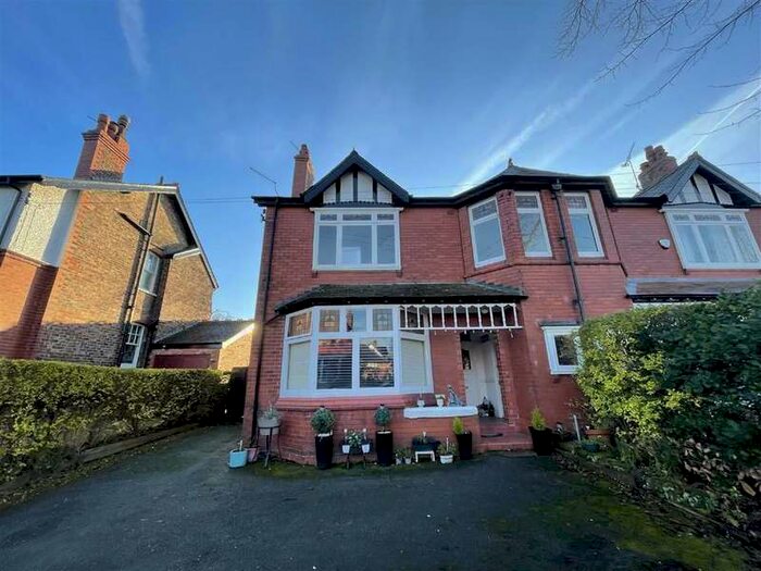 2 Bedroom Flat To Rent In Westgate, Hale, Hale, WA15