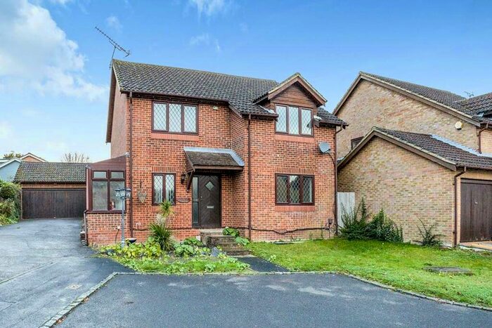 4 Bedroom Detached House To Rent In Hitherwood Close, Waterlooville, Hampshire, PO7