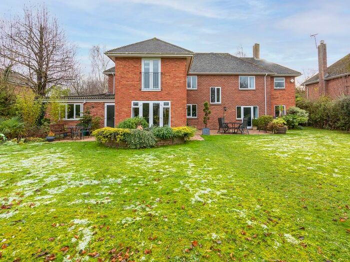 5 Bedroom Detached House For Sale In Beranburgh Field, Wroughton, Swindon SN4