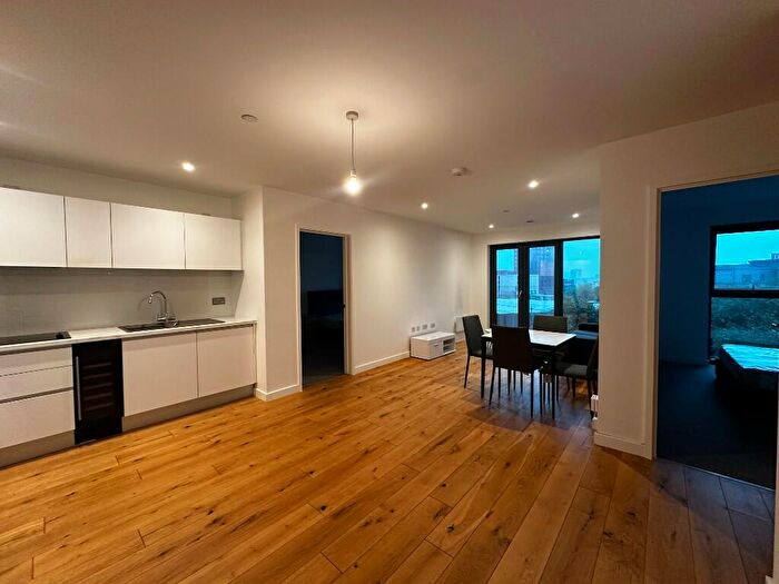 2 Bedroom Apartment To Rent In Axi, UM36