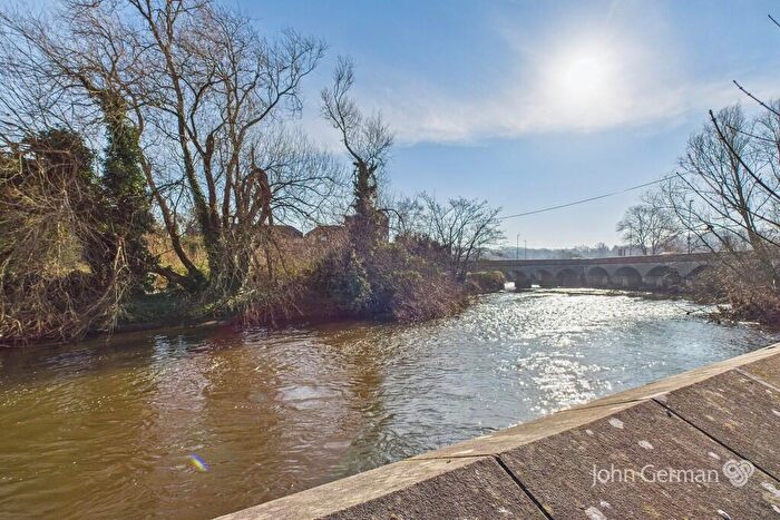 1 Bedroom Flat For Sale In Derwent Close, Burton-on-Trent, DE14